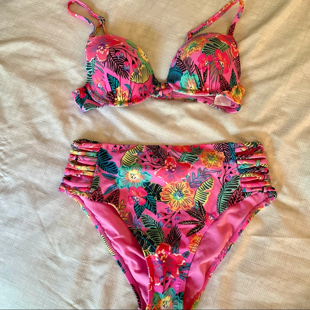 NWOT! Xhilaration Bikini Top Tropical Hot Pink